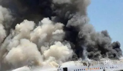 Quel che resta dell'aereo precipitato