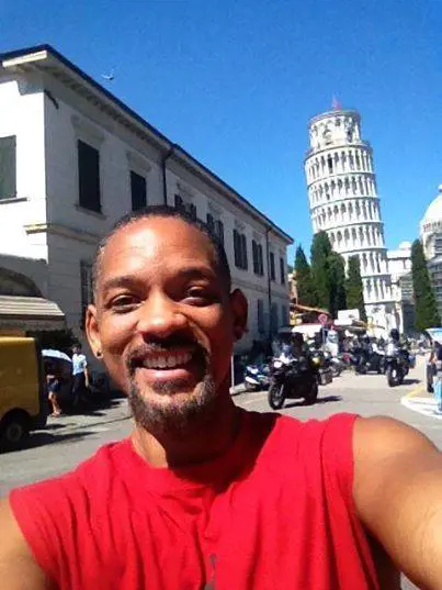 Will Smith e il selfie con la torre di Pisa