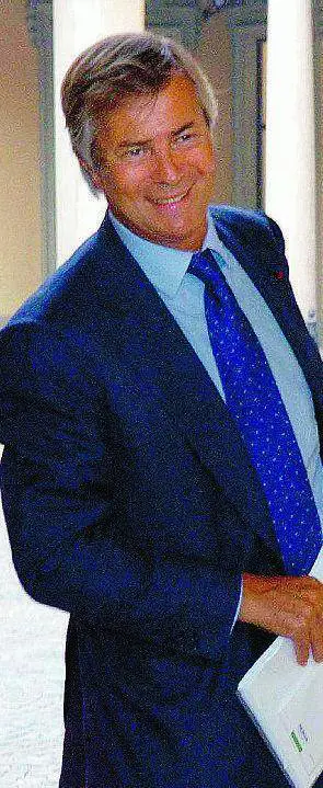 Bollorè sale al 7% di Mediobanca Via al patto leggero