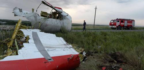 Volo MH17, colpito da proiettili è esploso in volo