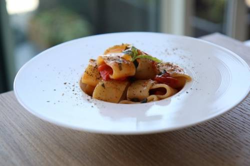 Paccheri di Gragnano al doppio pomodoro e polvere di capperi