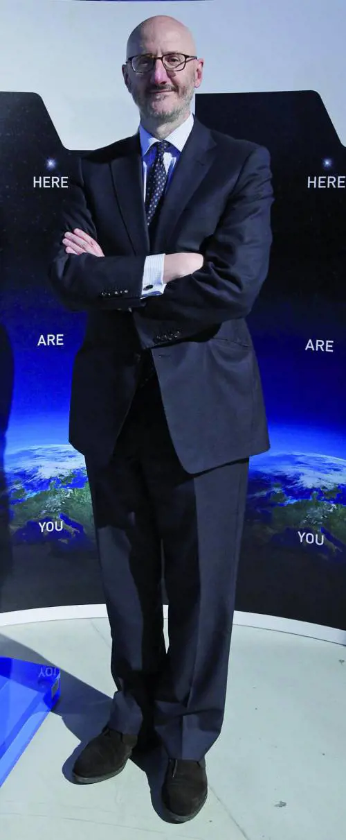 Il piano Caio per le Poste. E per Alitalia