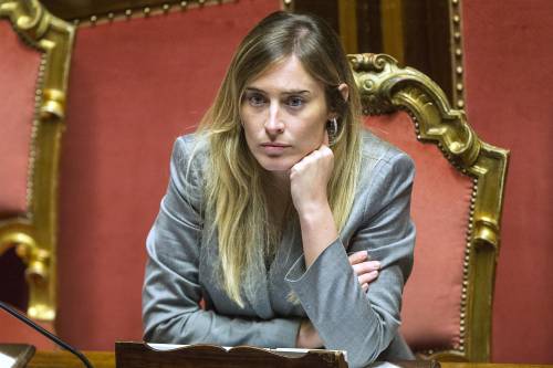 Il Senato vota sulla sua fine con l'incubo delle elezioni