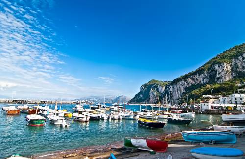 Capri punta sui super ricchi ma gli italiani spariscono
