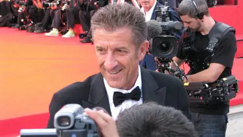 Evasione fiscale per Ezio Greggio: 6 mesi di pena convertiti in 45mila euro di multa