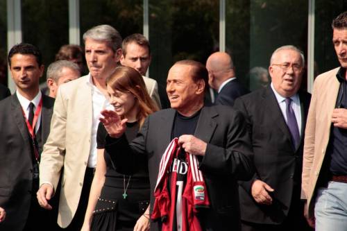 Silvio Berlusconi accompagnato dalla figlia Barbara