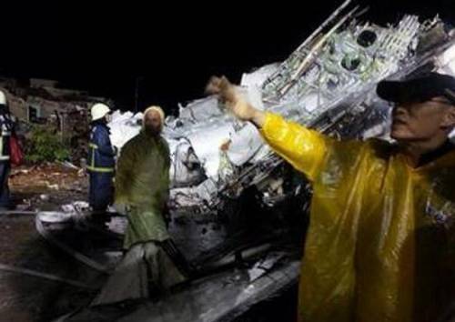 Taiwan, incidente aereo: oltre 50 morti