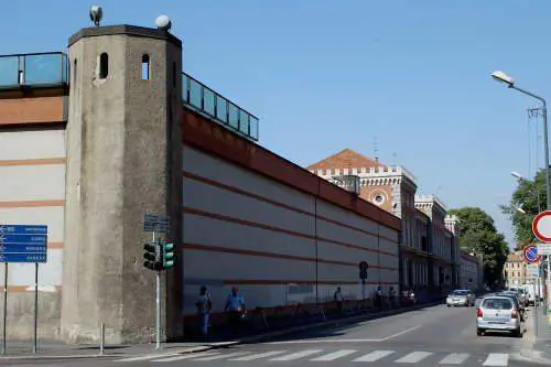 "Chiudete il carcere di San Vittore"