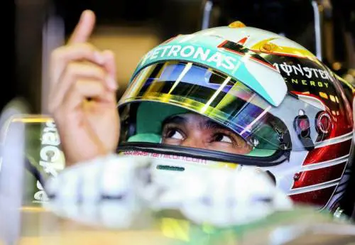 Hamilton fa il miglior tempo nelle libere