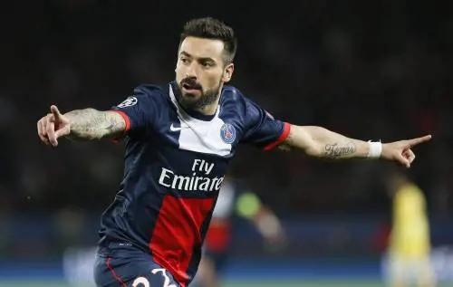 Paura per Lavezzi, ricoverato con fratture e ferite da taglio: ecco cosa è successo