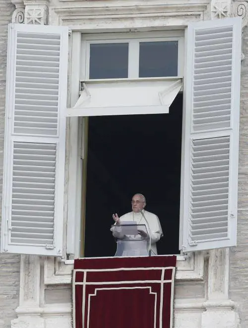 L'appello del Papa contro la guerra: "Fermatevi. Basta bambini morti"