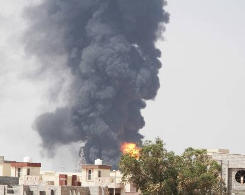 Libia, incendio deposito di benzina