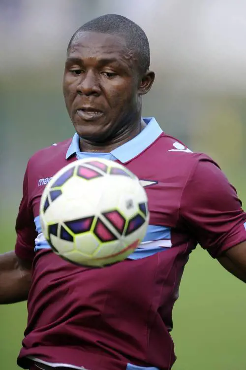 Due colored sono con lui: "Mi ha inserito nel calcio"