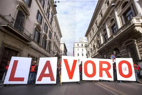 L'Italia divisa in due: tasso attività Nord +17% rispetto a quello del Sud