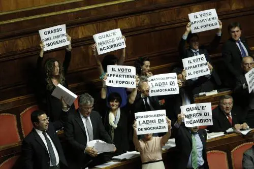 Bagarre Lega e M5S in Senato
