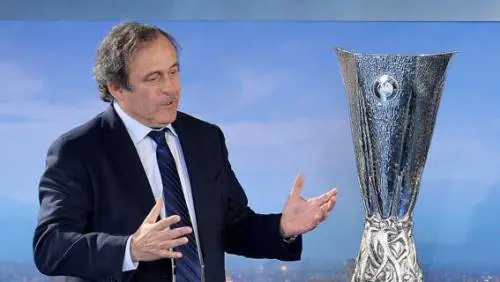 Platini davanti al secondo trofeo continentale