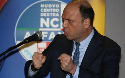 Alfano in campo per la sicurezza negli stadi