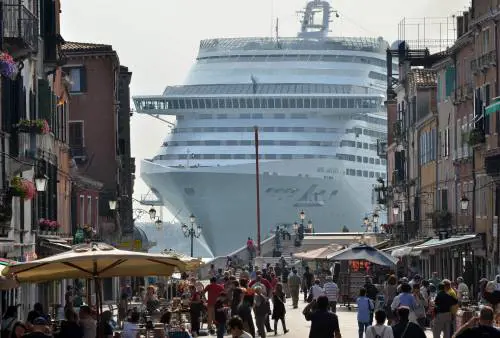 Grandi navi, Zaia esulta: subito via da Venezia