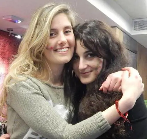 Lo sfogo del papà: «Ho fatto di tutto per convincerle a non partire»