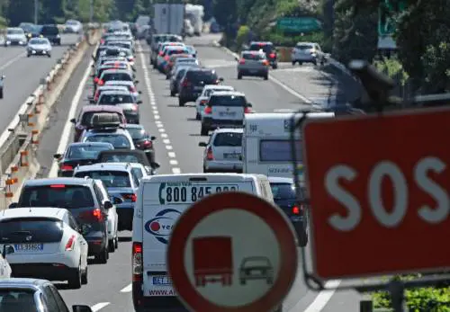 Code in autostrada tra Firenze sud e Incisa