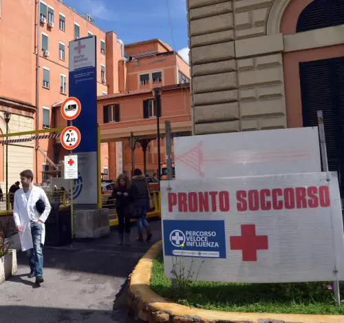 "Arriva il senatore", trasferiti i malati. Bufera sul Policlinico