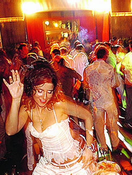 Un Ferragosto a Milano tra discoteche, cene e balere