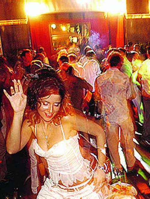 Un Ferragosto a Milano tra discoteche, cene e balere