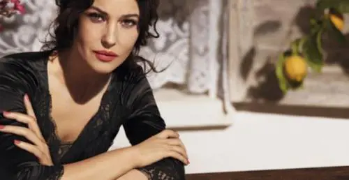 Monica Bellucci, moderna icona di seduzione