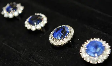 Coppia spedisce in Svizzera gioielli per 60 milioni di euro