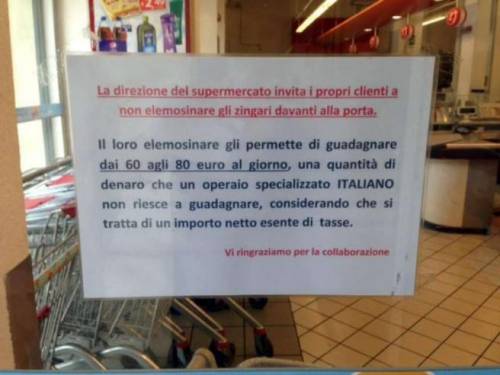 Il supermercato ai clienti: "Non date soldi ai rom, guadagnano 80 euro al giorno"