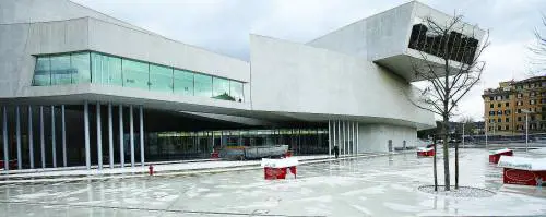 Un MAXXI monumento alla vanità dei politici