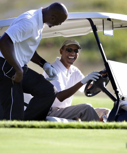 Polemica negli Usa Obama gioca a golf dopo la morte di Foley
