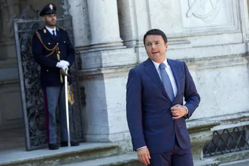 Renzi: "Dimezzare arretrato toghe". E Orlando: divisioni sulla giustizia