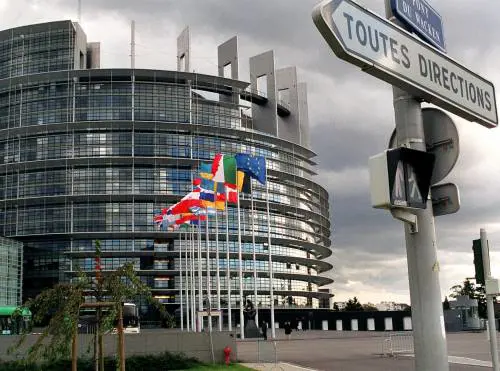 Brexit, ora l'europarlamento si sposta a destra