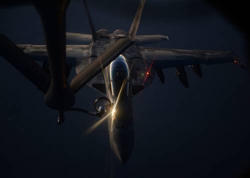 In Siria aerei Usa in azione per accerchiare i tagliagole