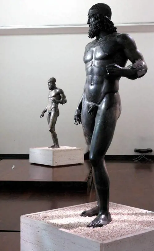 «Hanno dato l'ok per i Bronzi all'Expo» Ma c'è la retromarcia