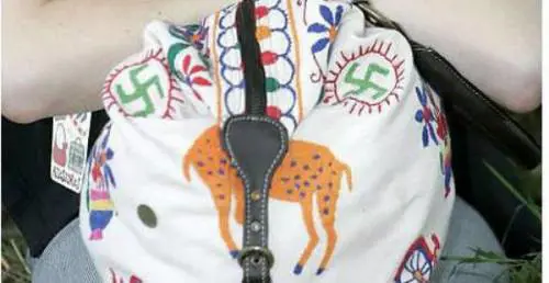 Zara, dopo la Stella di David spunta una vecchia borsa con la svastica