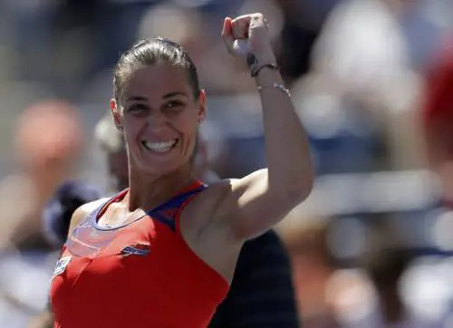 La Pennetta raggiunge le "Chichi" al terzo turno
