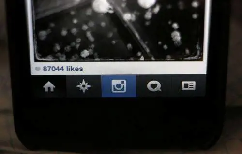 Facebook, sms o twitter? Ogni mezzo un'emozione