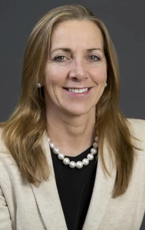 Per rifarsi l'immagine, la Bbc chiama una donna