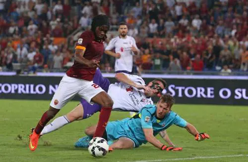 Gervinho segna il 2-0 in un Roma-Fiorentina senza sponsor