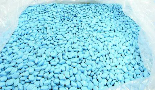 Napoli, cercano armi, trovano 2mila confezioni di Viagra in casa della figlia del boss