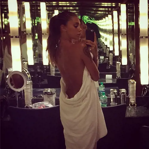 Belen si scopre su Instagram