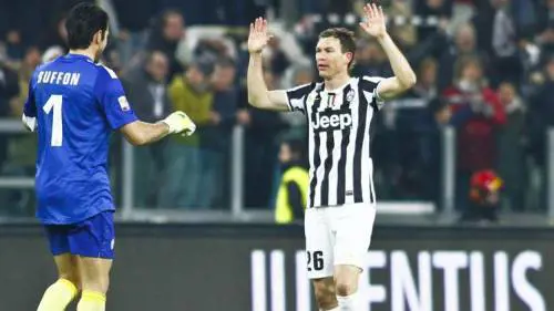 Anche Buffon e Lichtsteiner tra i giocatori in scadenza