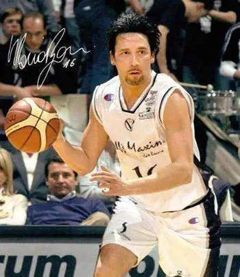 L'highlander del basket «A 51 anni gioco ancora»