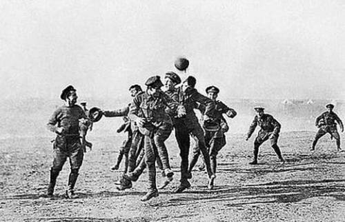 Quando il calcio andò in guerra. La tregua del Natale 1914
