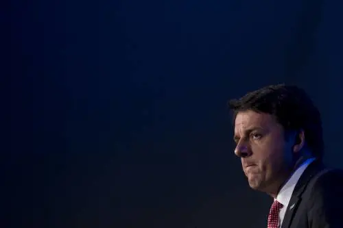 Renzi: "Tagliare macchina pubblica. C'è troppo grasso che cola"