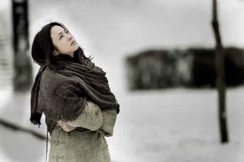 Una timida eroina cinese prima del buio in sala