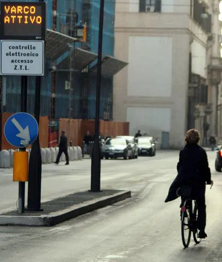 Se il Comune spende tutti i soldi delle multe per notificarle