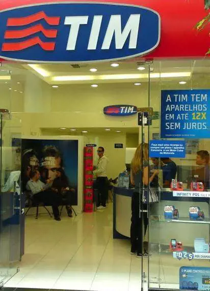 Telecom, gara al rialzo per Tim Brasil